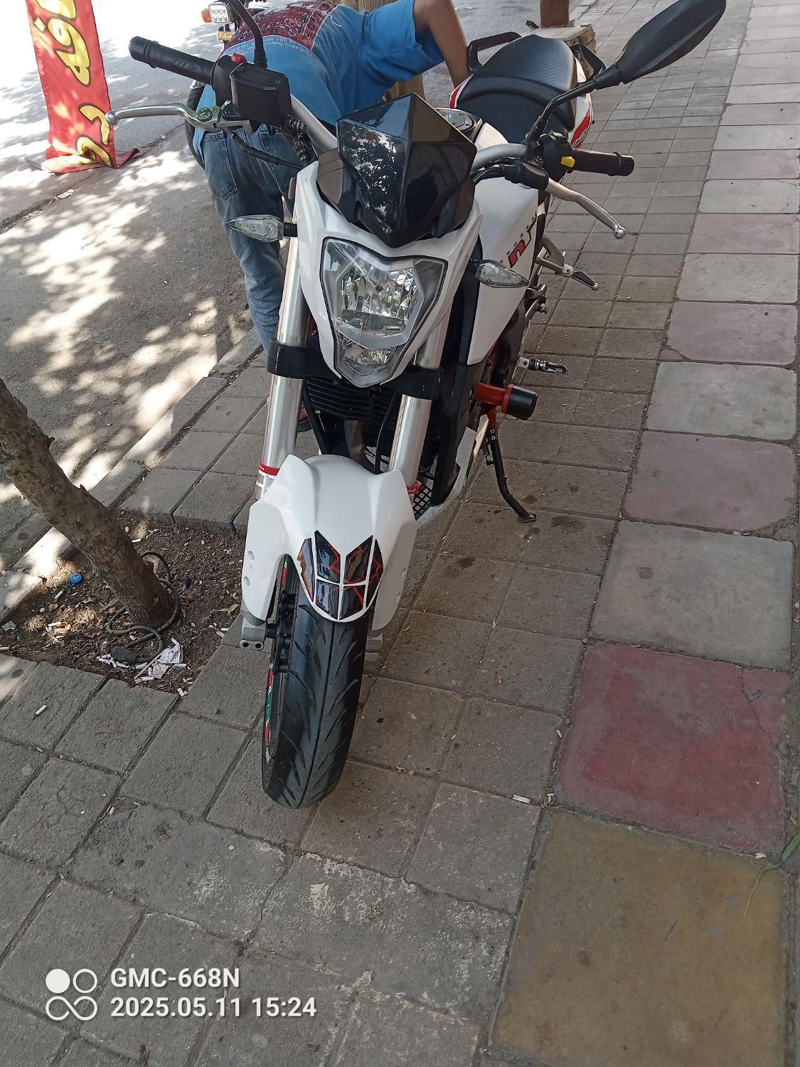 بنلی 250