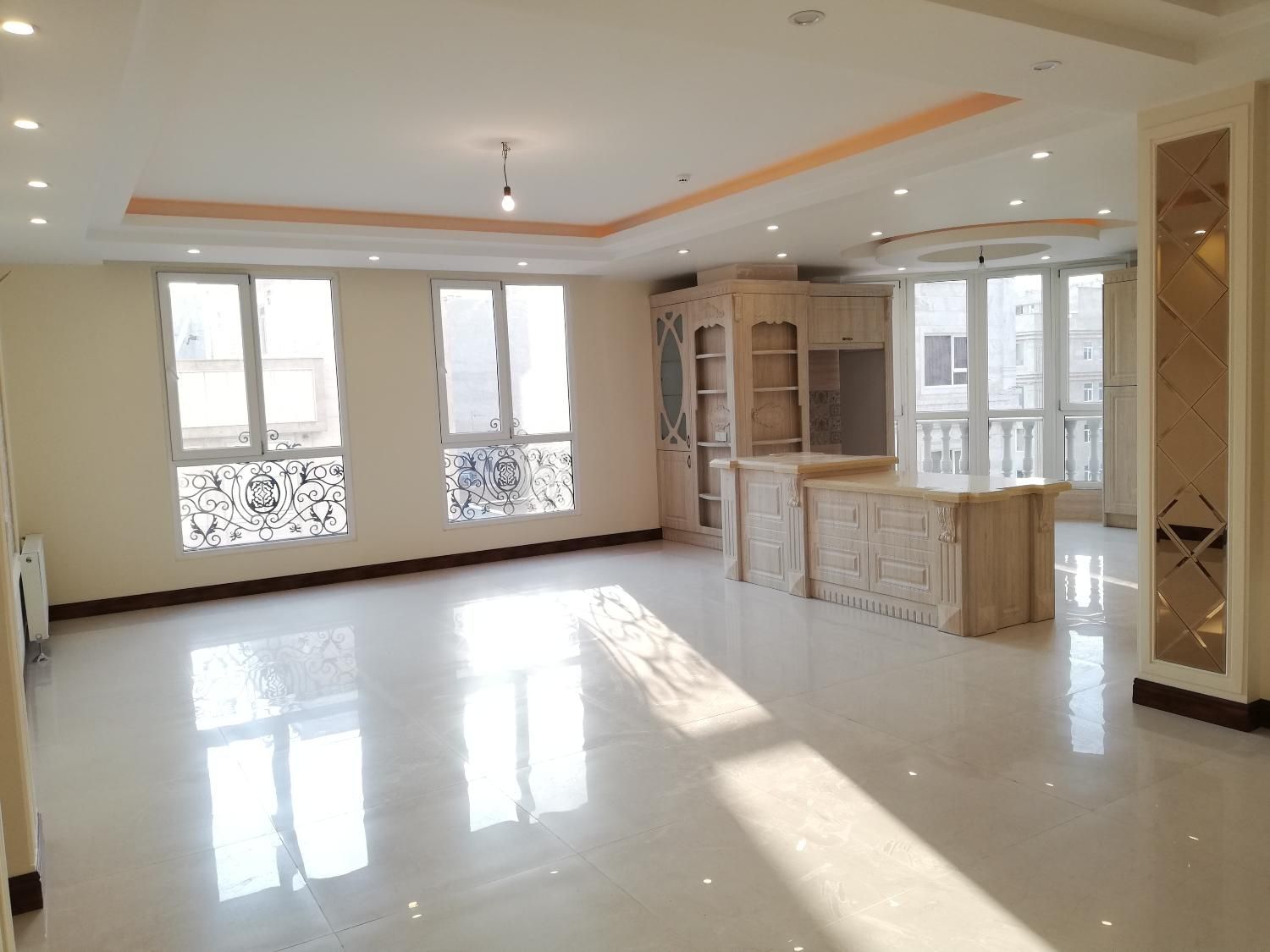 کارشناس و مشاور ملک