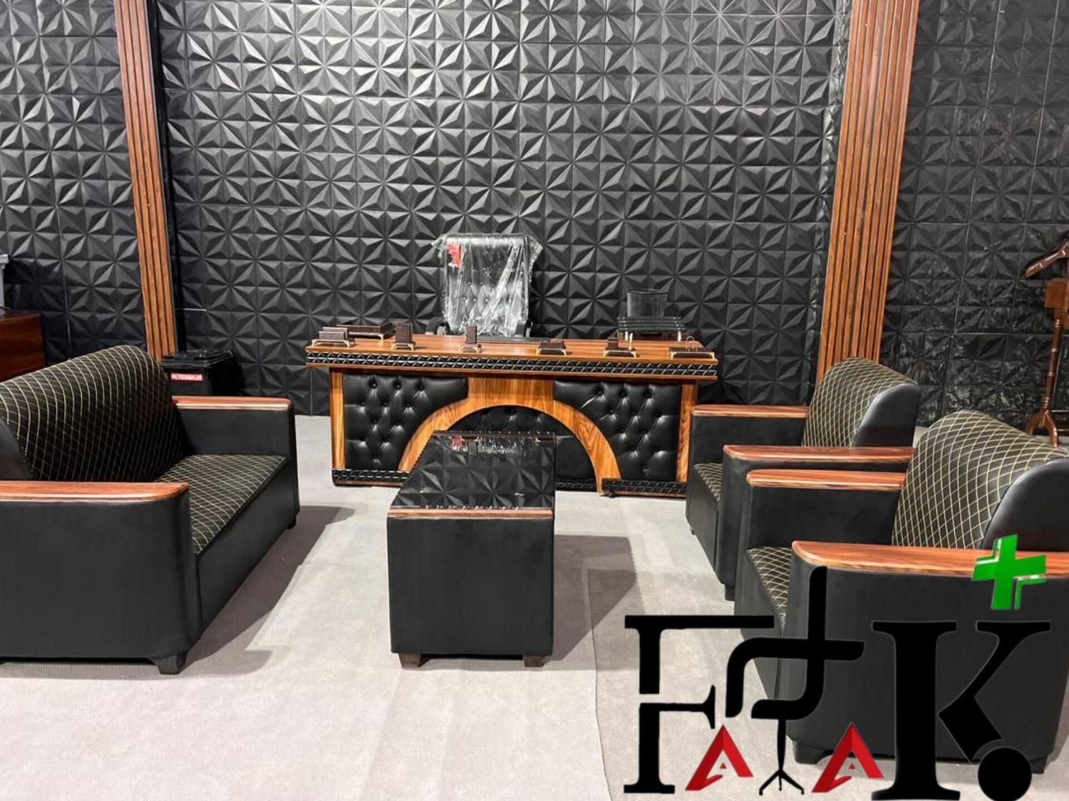 مبل اداری 6040 و میز مدیریت هلال و صندلی چرخدار