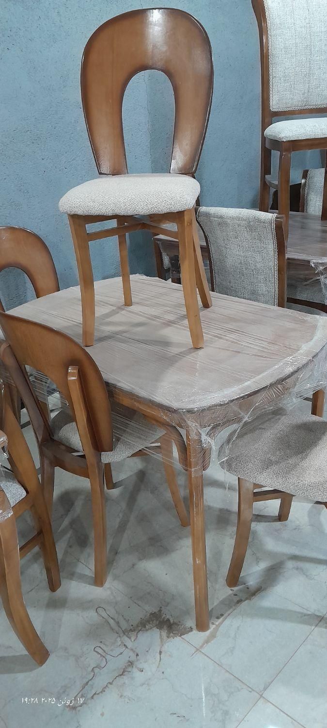 میز نهارخوری نعل اسبی