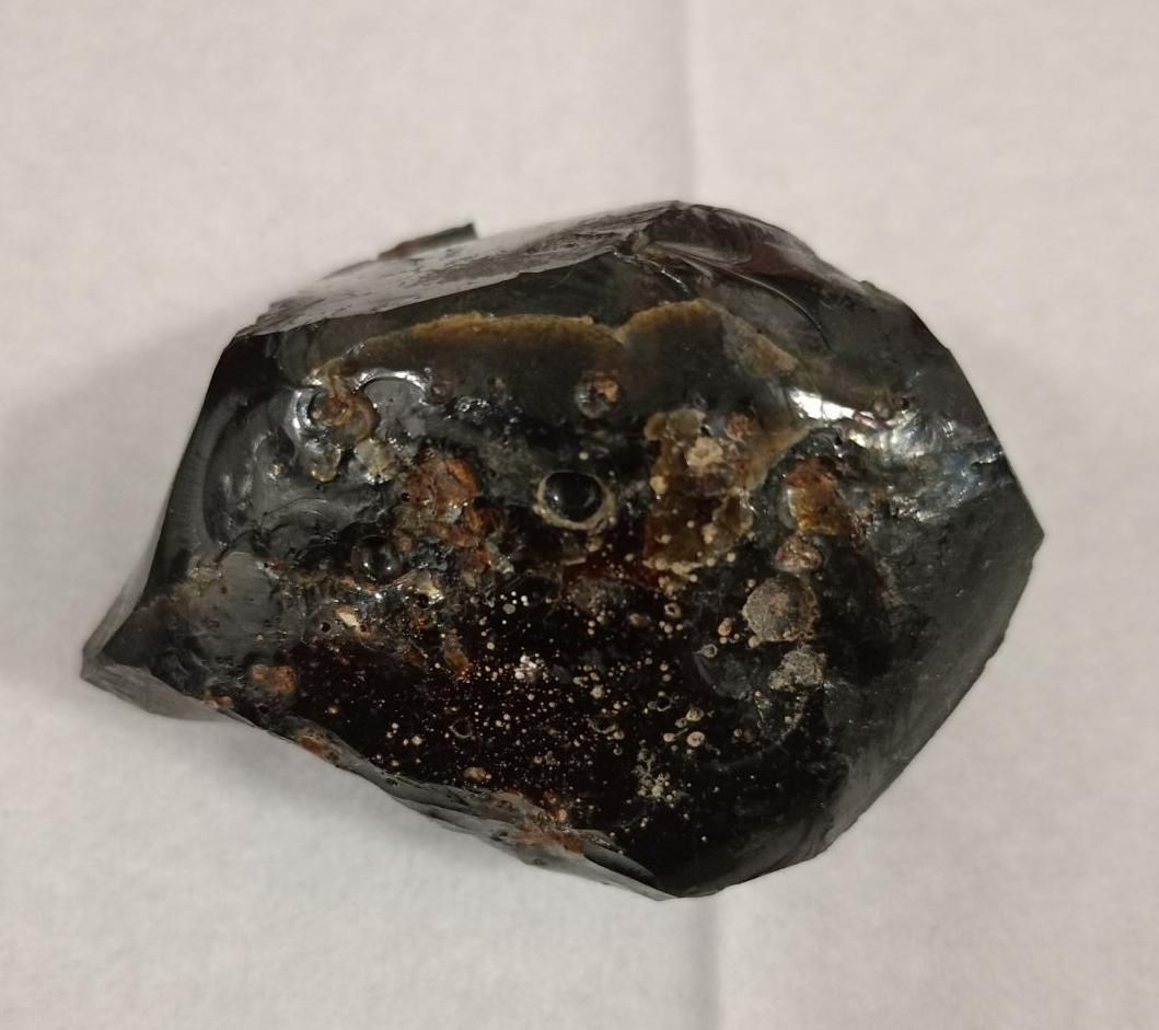 سنگ قیمتی شهاب سنگ جذب آهنربا