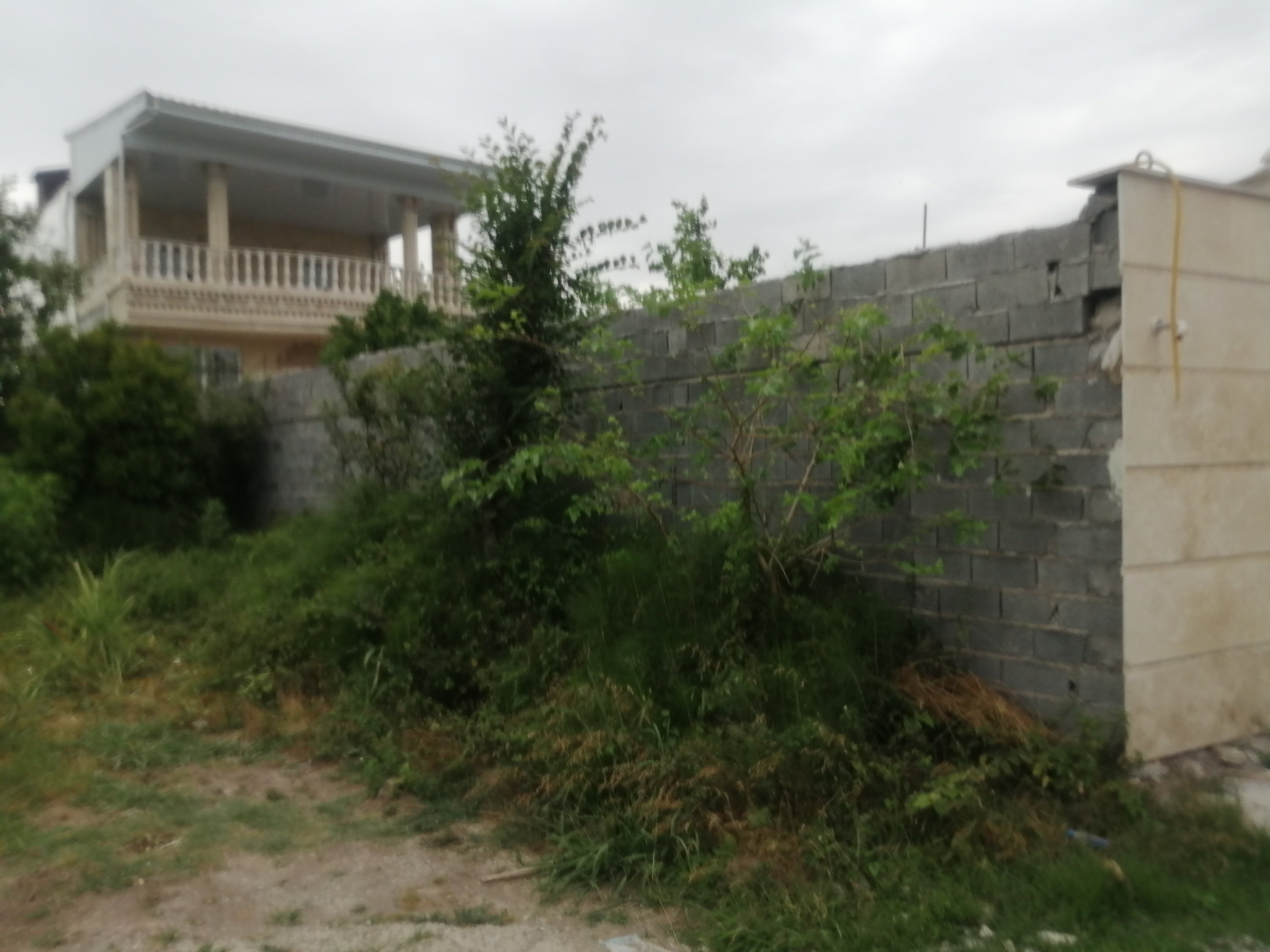 زمین فروشی