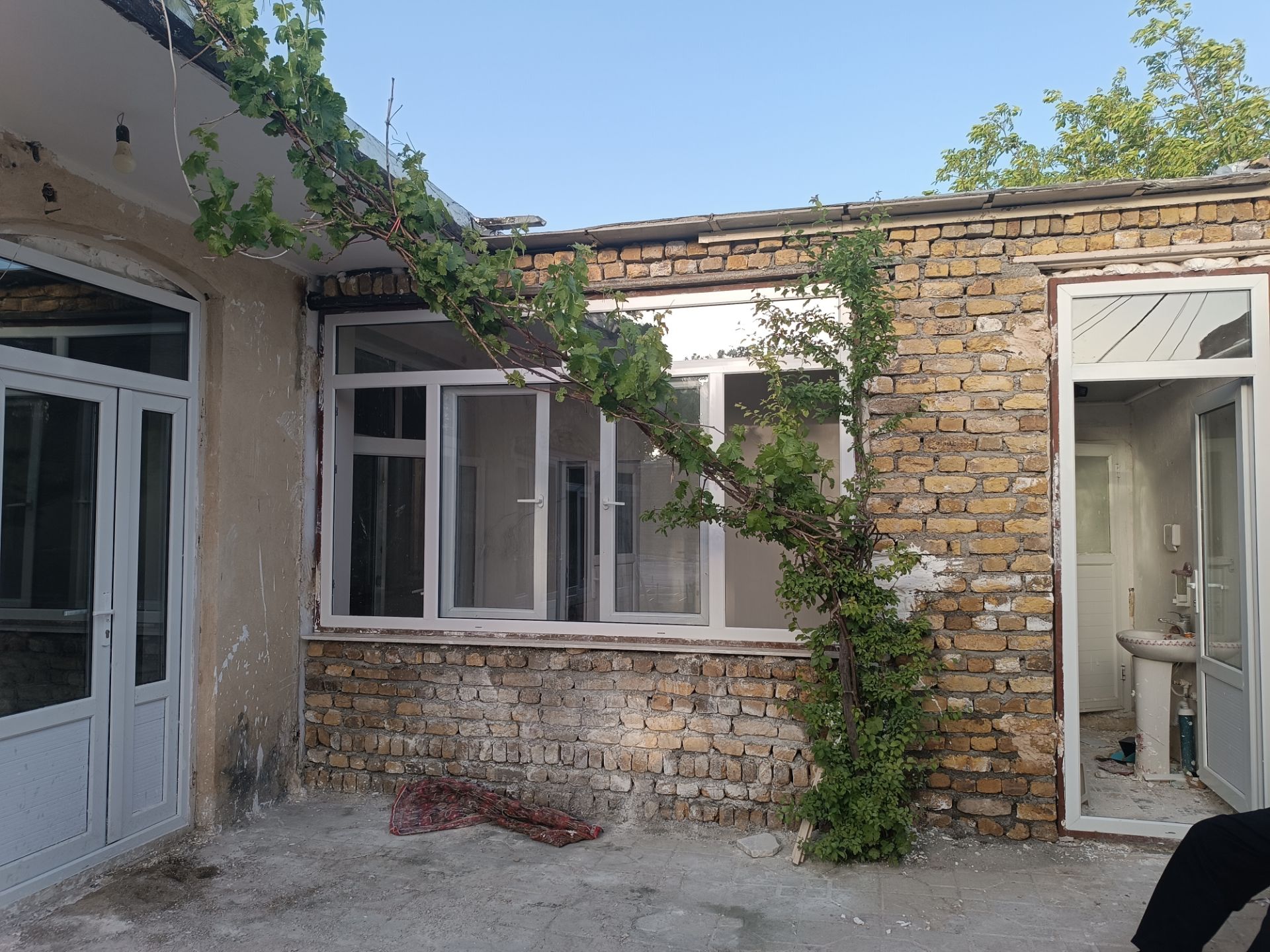 درب و پنجره upvc, توری ثابت و پلیسه