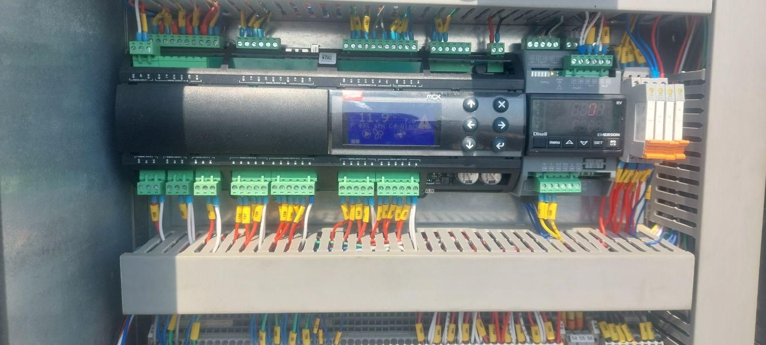 فروش وتعمیر انواع چیلر ساخت تابلوبرنامه نویسی plc