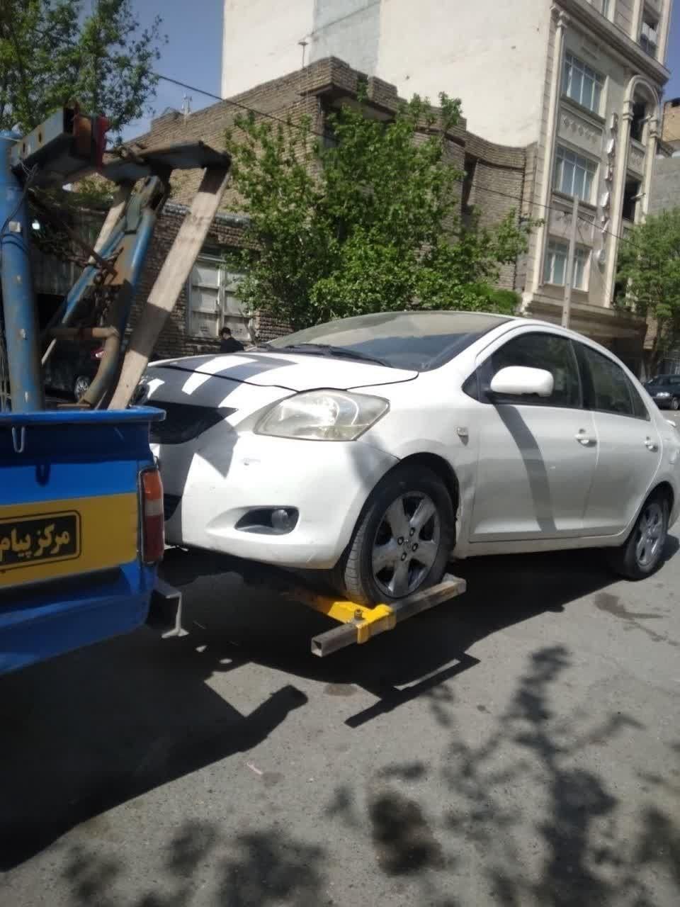 امداد خودرو و یدک کش و چرخگیر شبانه روزی
