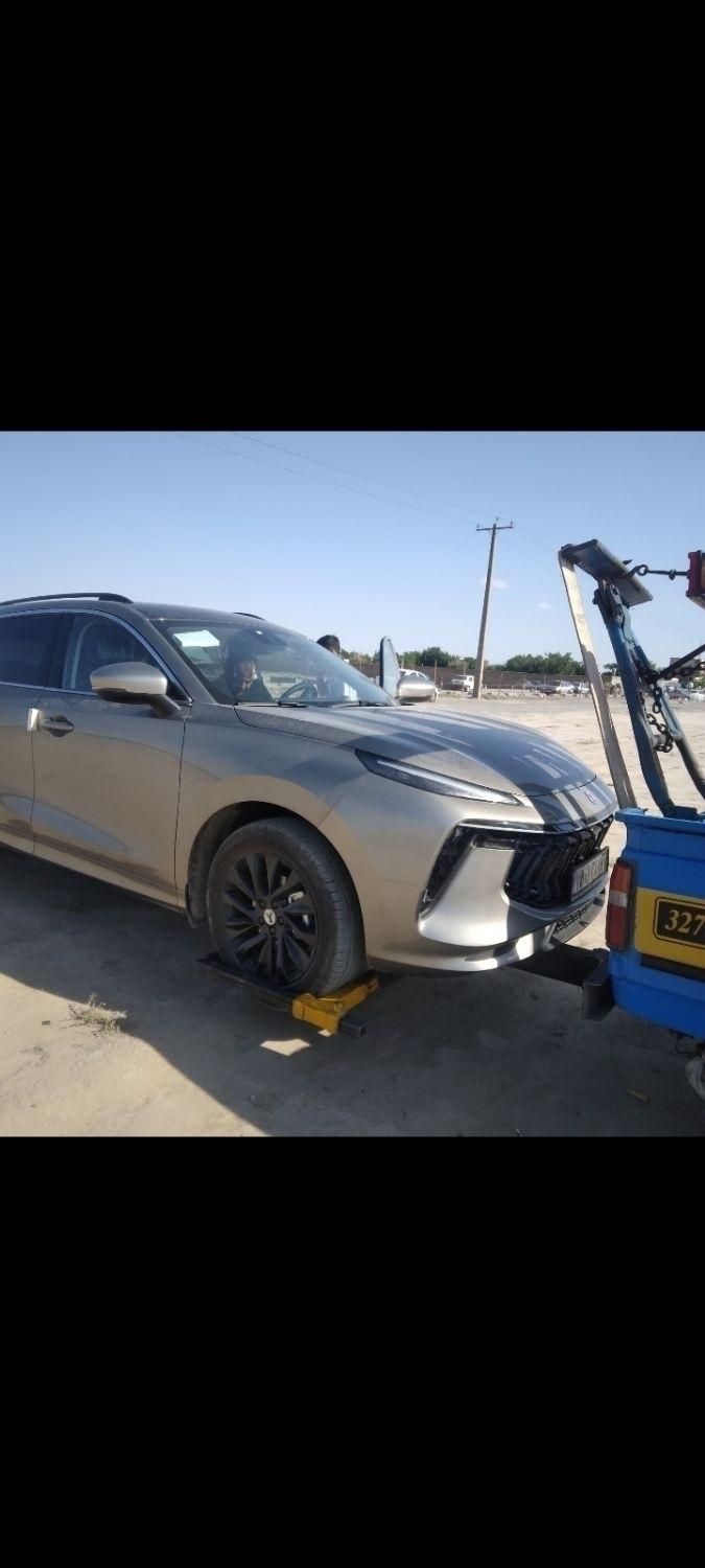 امدادخودرو و یدک کش با چرخگیر شبانه روزی