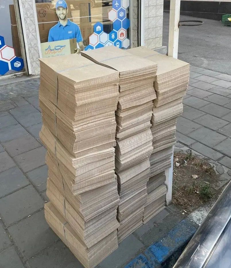 کارتن مخصوص روی جعبه چوبی سبد چوبی انگورسیاه