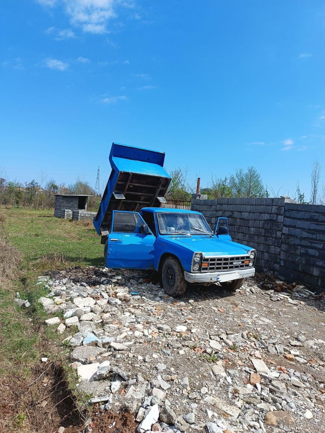 حمل نخاله و توزیع شن ماسه کود خاک نیسان کمپرسی