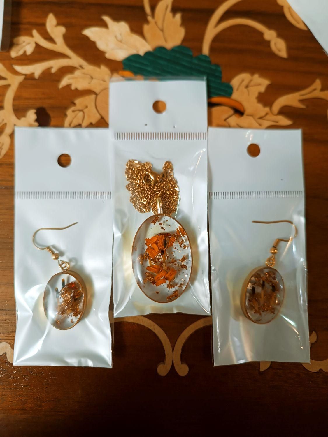 ست کامل ( گردنبد و گوشواره و دستبند )