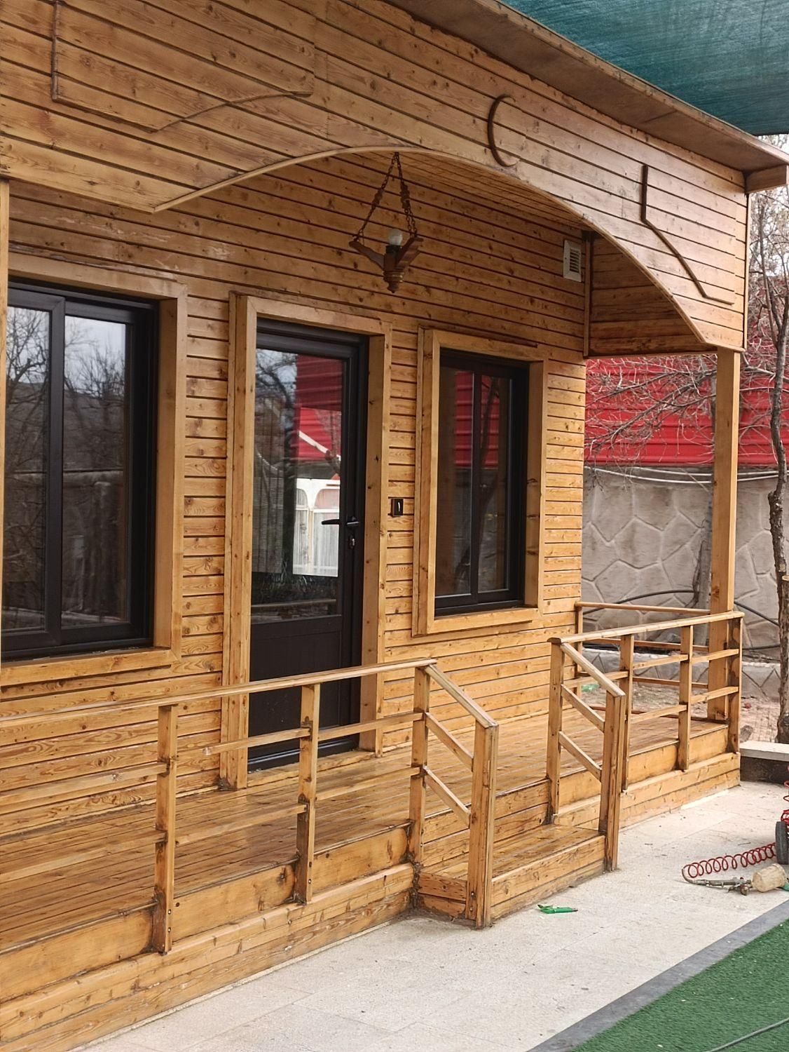 خدمات تخصصی رنگ‌کاری چوب و ساخت آلاچیق