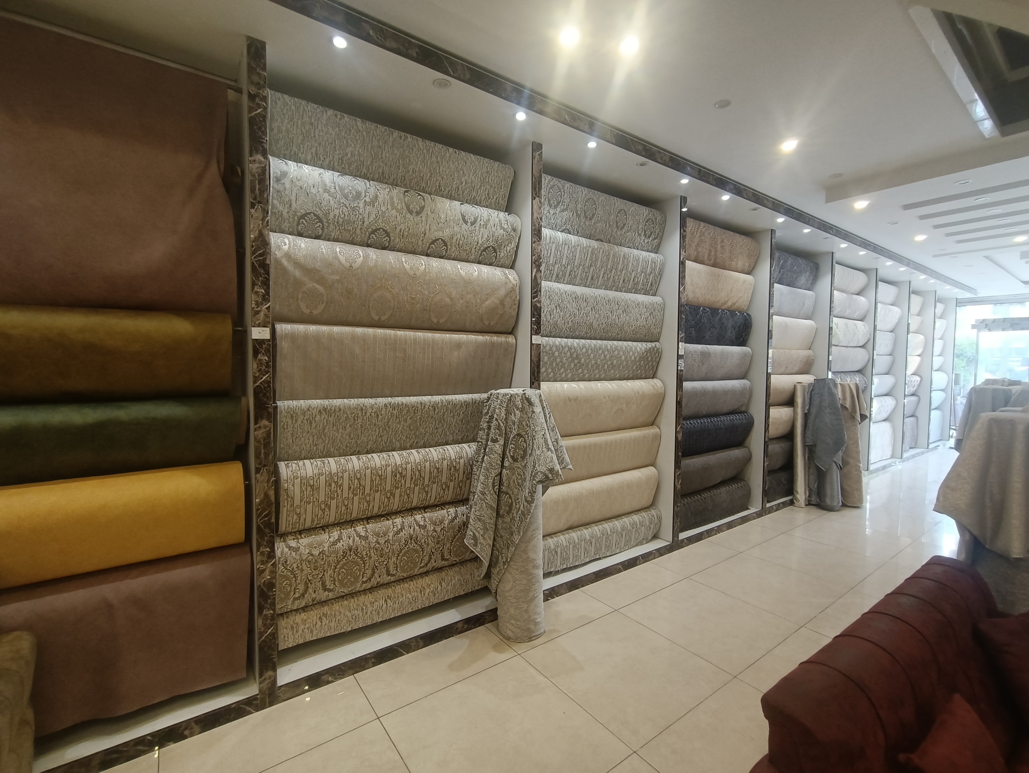 پارچه های مبل وتنوع ایرانی خارجی