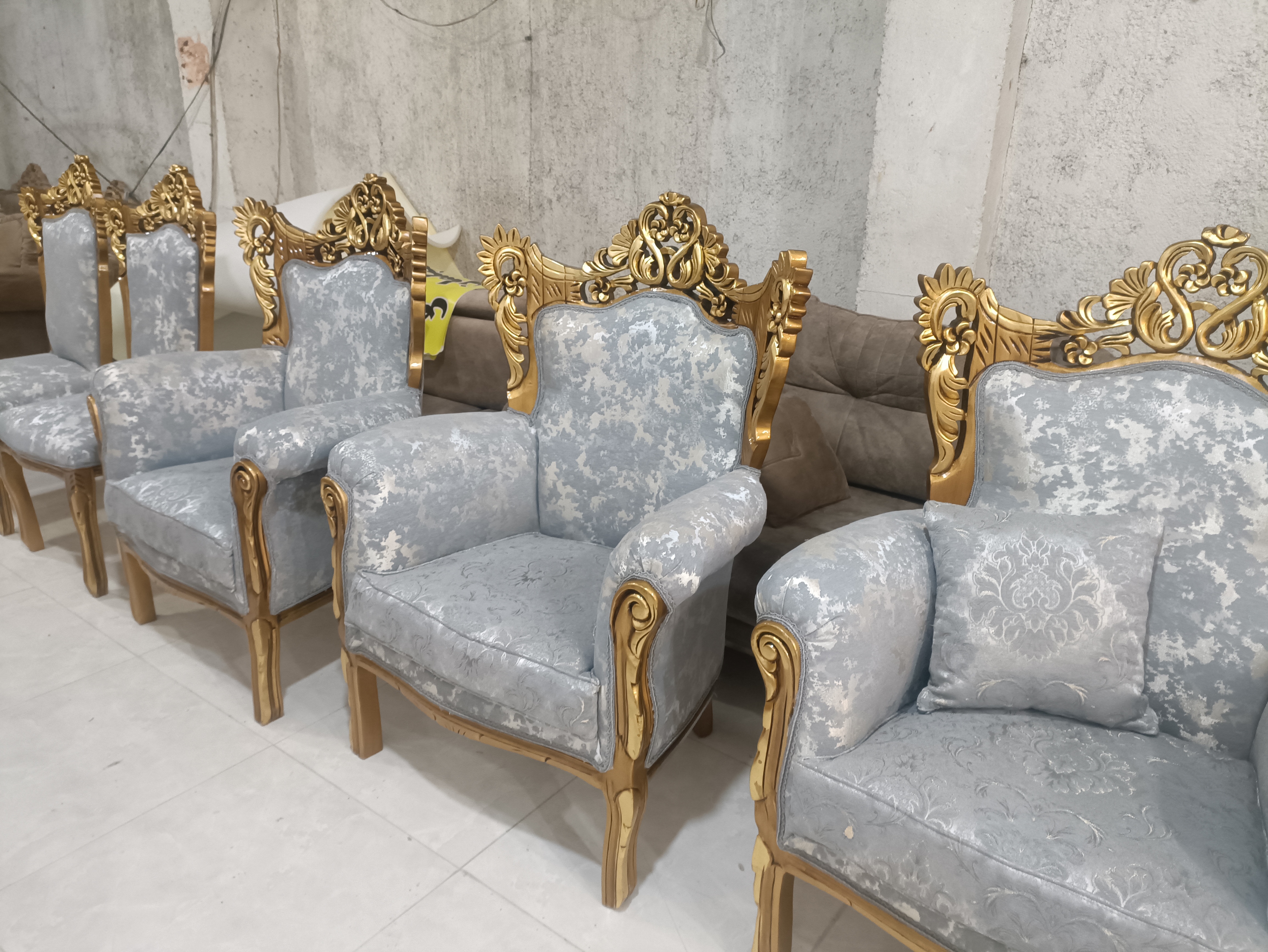 مبل سلطنتی دسته متکایی تعویض روکش و بازسازی