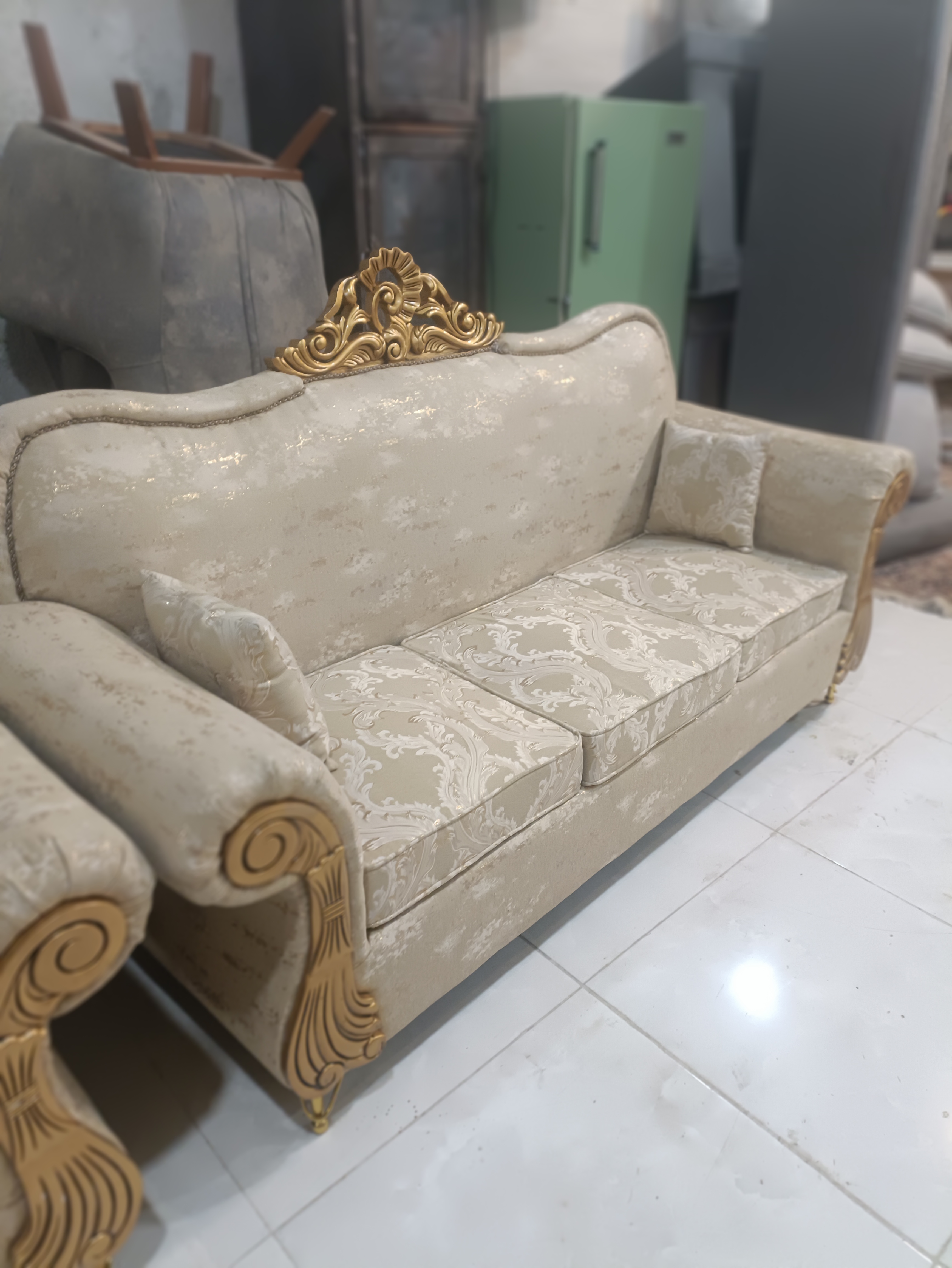 باز سازی مبل راحتی