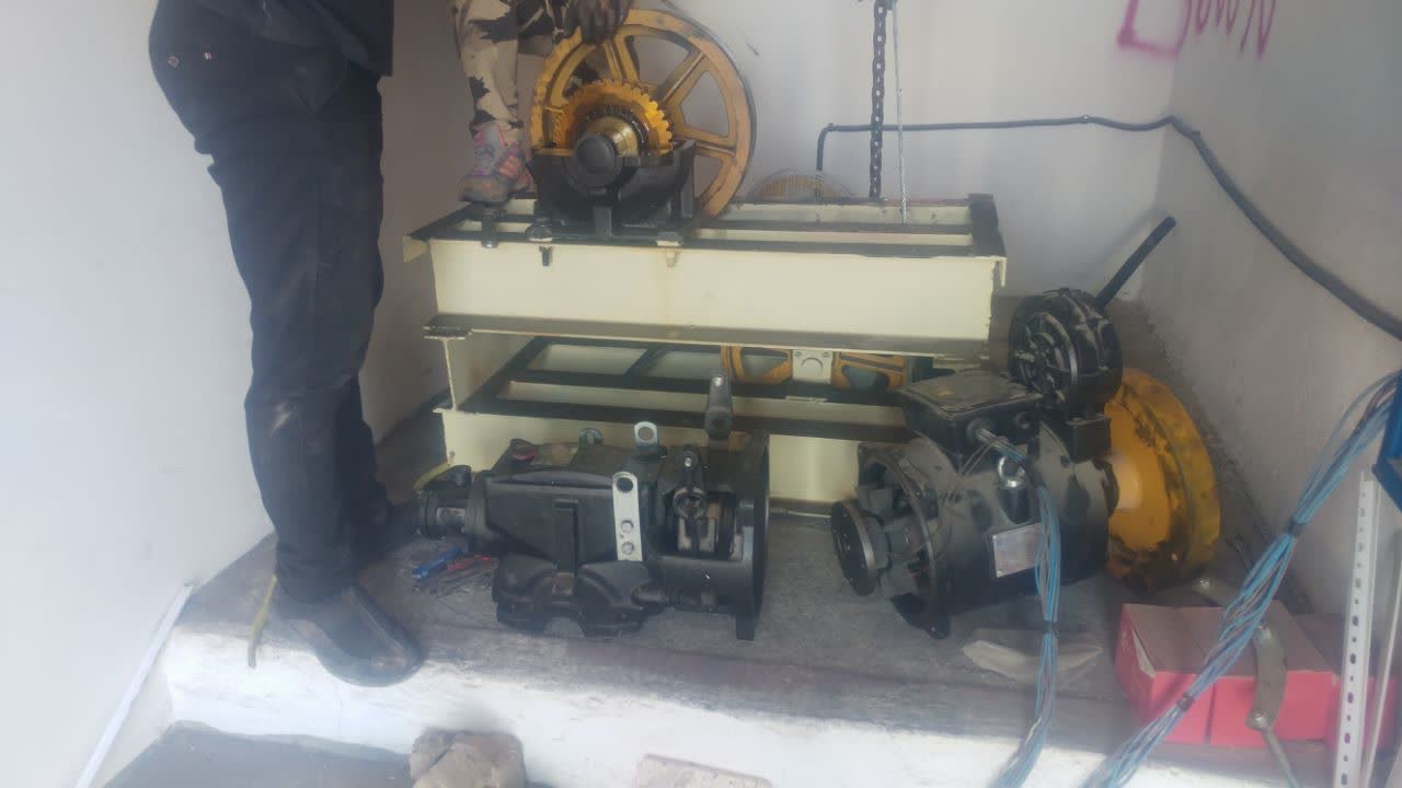 تعمیرات تخصصی انواع موتور آسانسور