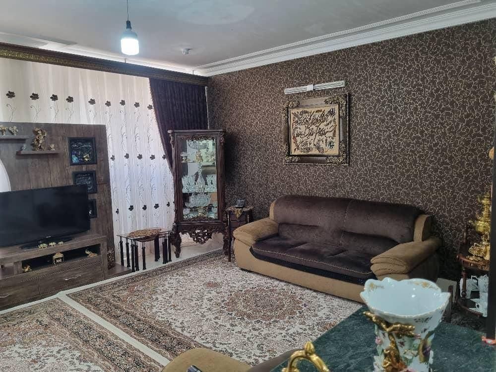 مشاورین املاک آوا