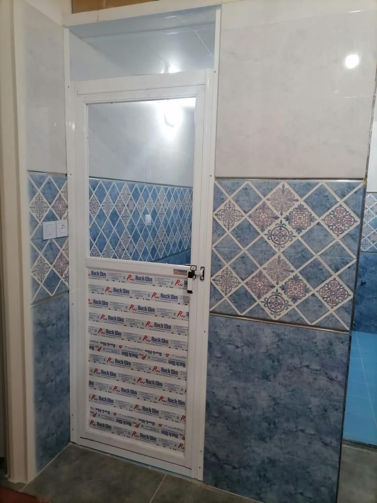 درب سرویس حمام آماده تحویل/آلومینیومی  چوبی ضدسرقت