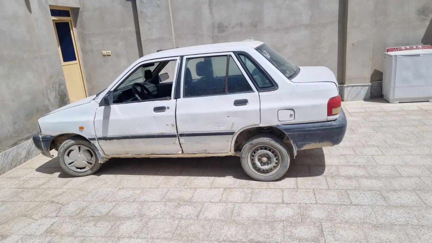 پراید مدل ۸۲ کاربرات