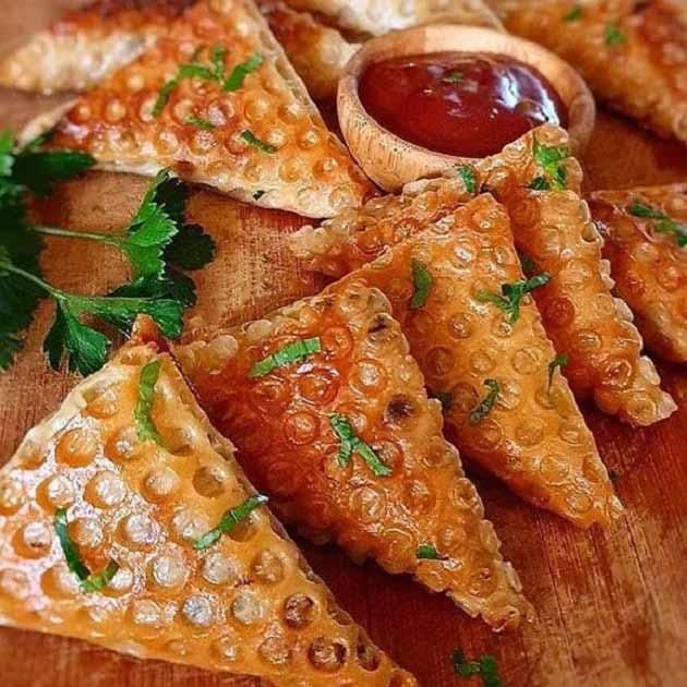 سمبوسه وخمیرفلافل