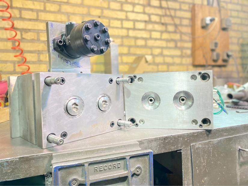 طراحی صنعتی و قالب سازی خدمات فرز cnc ماشینکاری