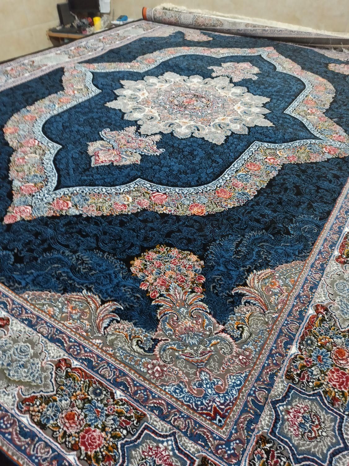 ۸۰ تخته قالی (انواع فرش موجود است)