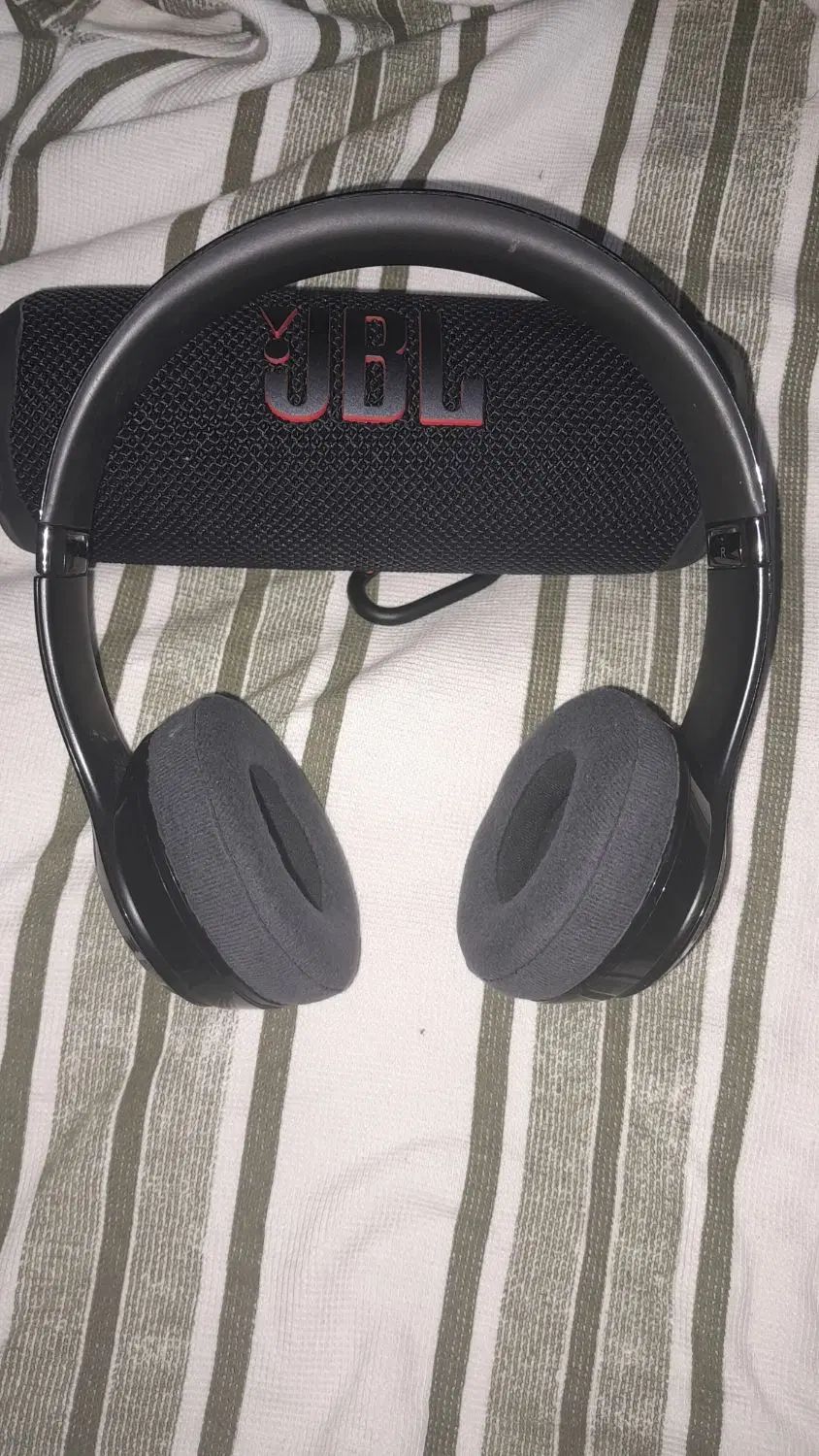 JBL FLIPE7 + BEATS SOLO3