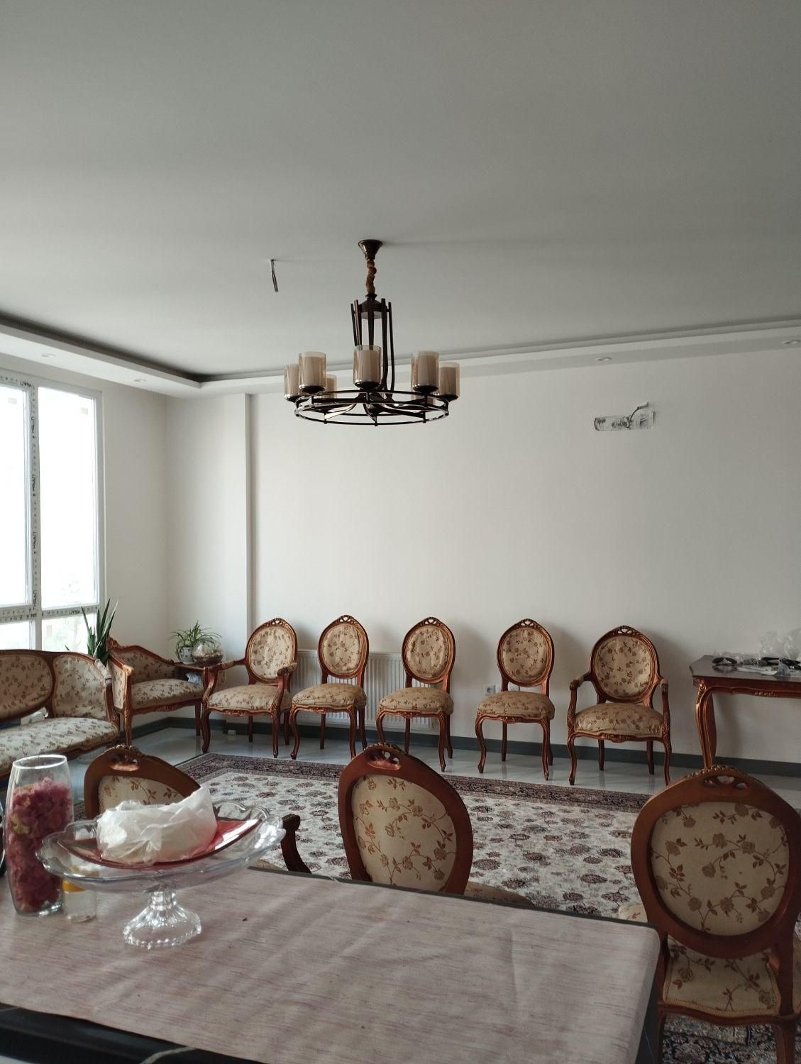 لوستر و آباژور و چراغ وتعمیر و تعویض  و...