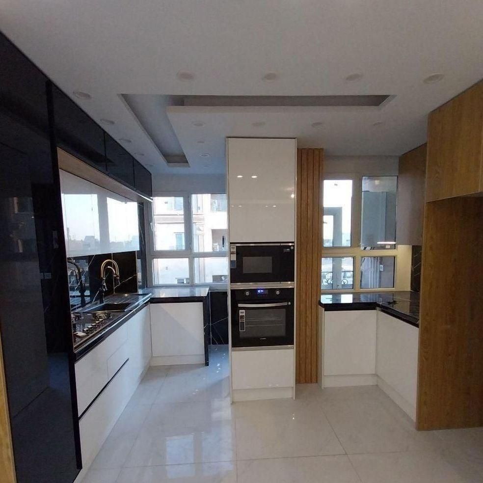 خانم جاوید
