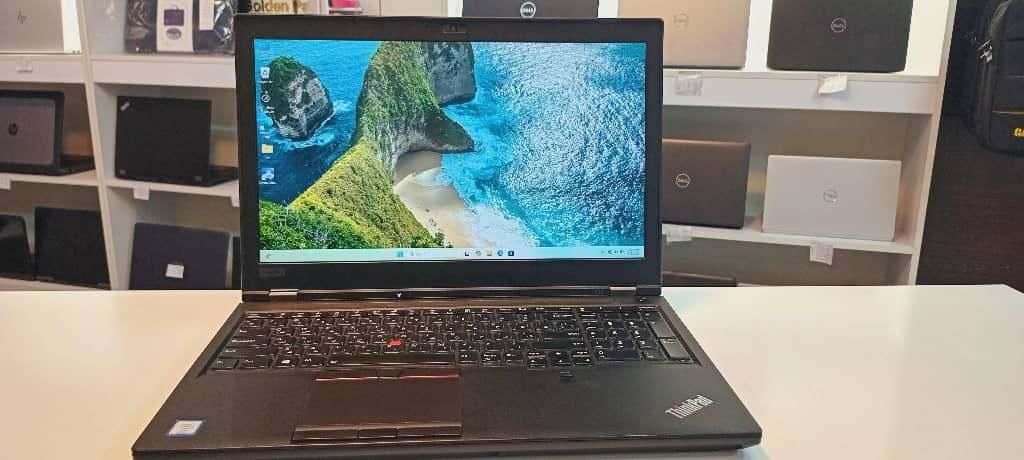 LENOVO P52 غول رندرینگ