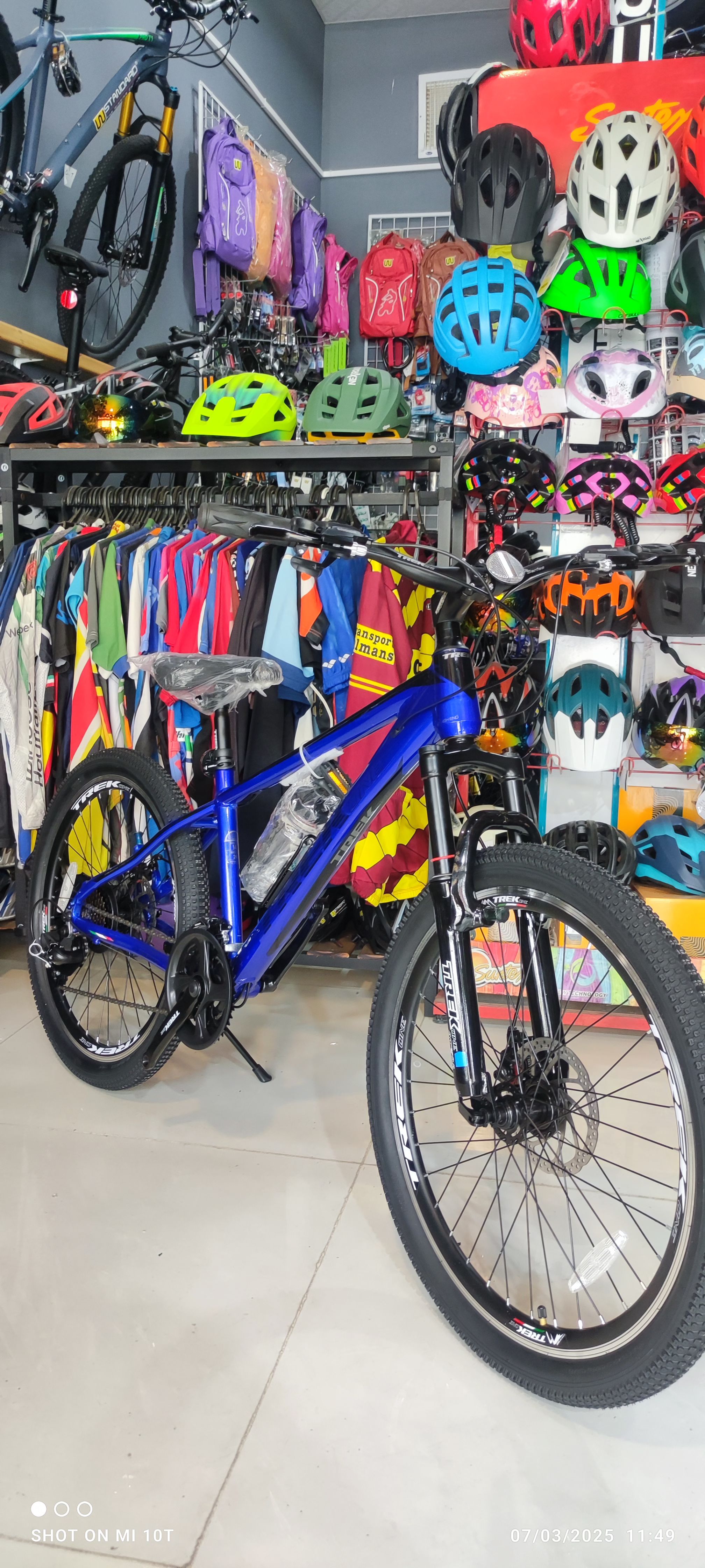 24 Trek