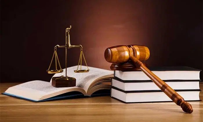 وکیل و مشاور حقوقی