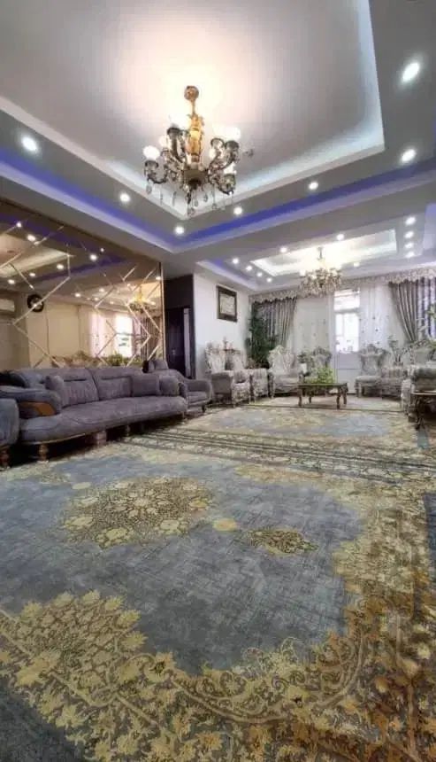 ۹۰متری/خوش نقشه/پذیرایی پرده خور/وام دار