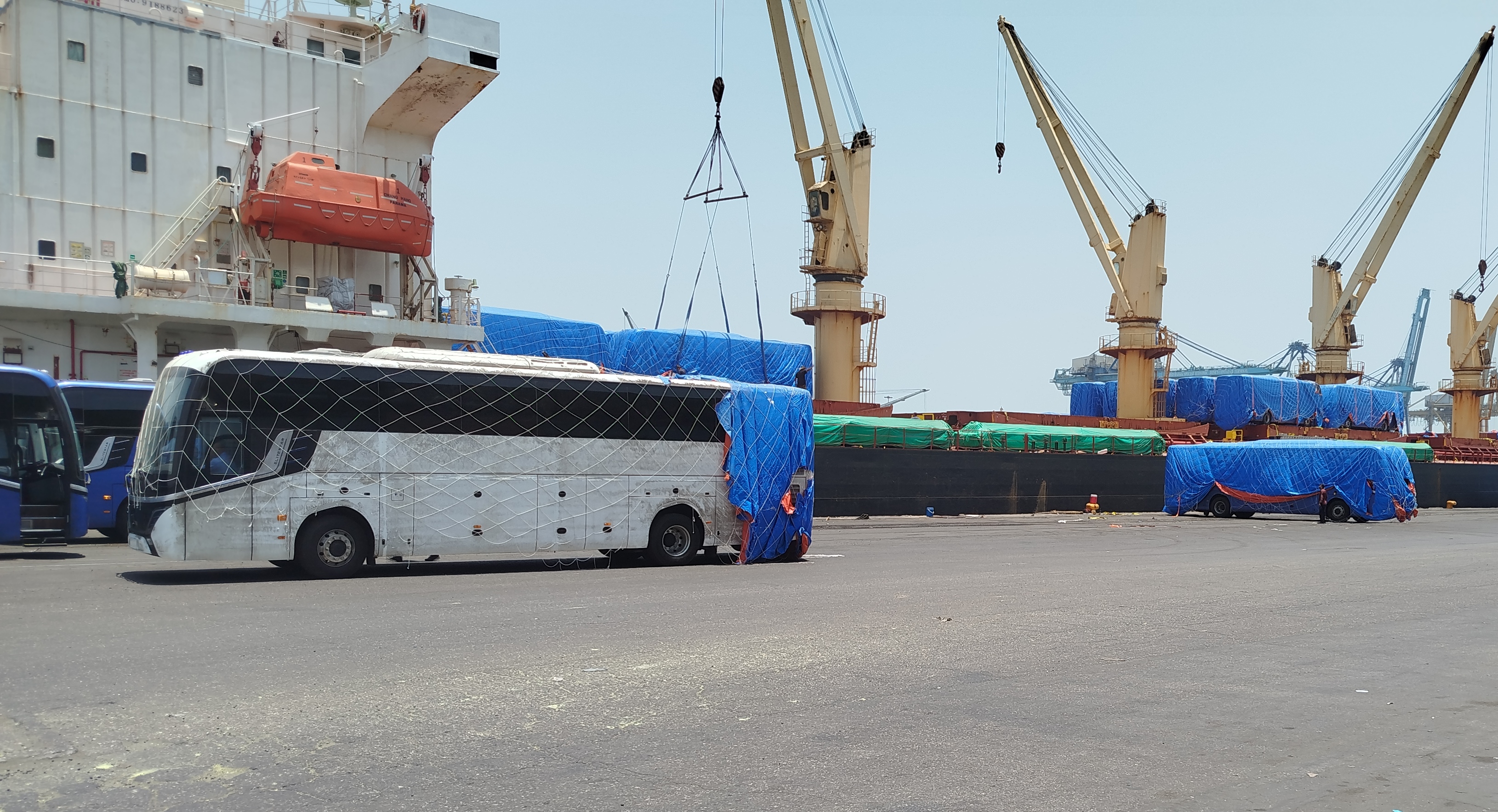 ترخیص اتوبوس و خودرو