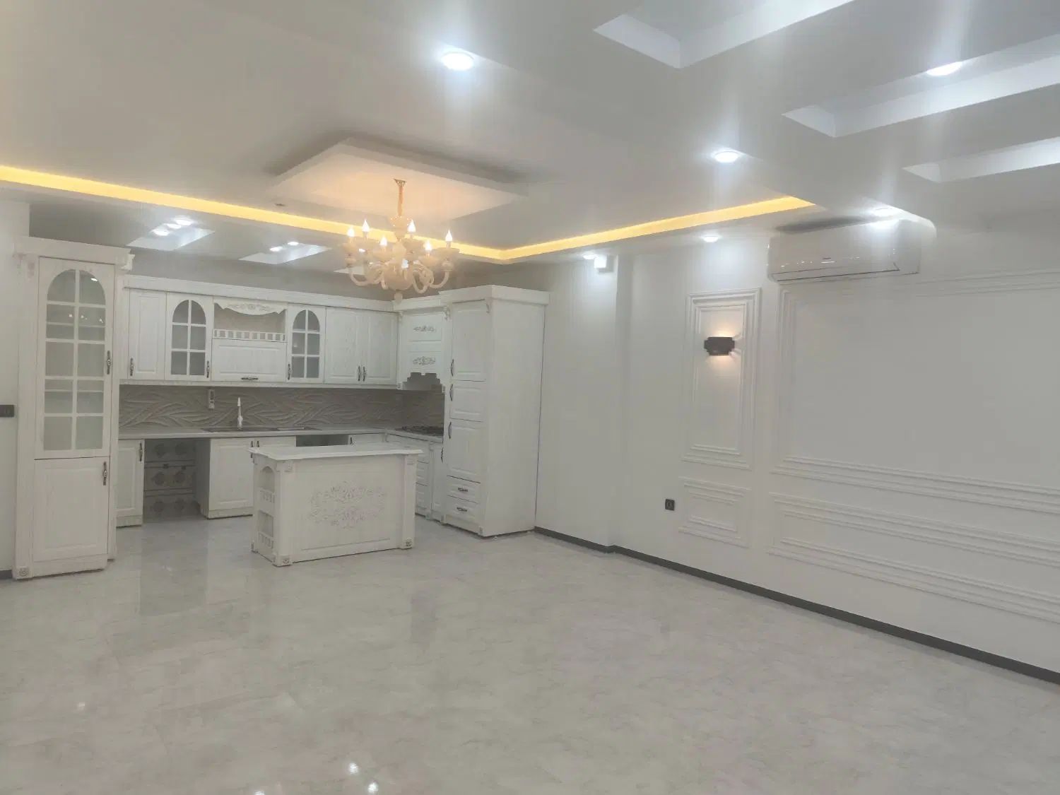 املاک رویال مهندس پاکزاد