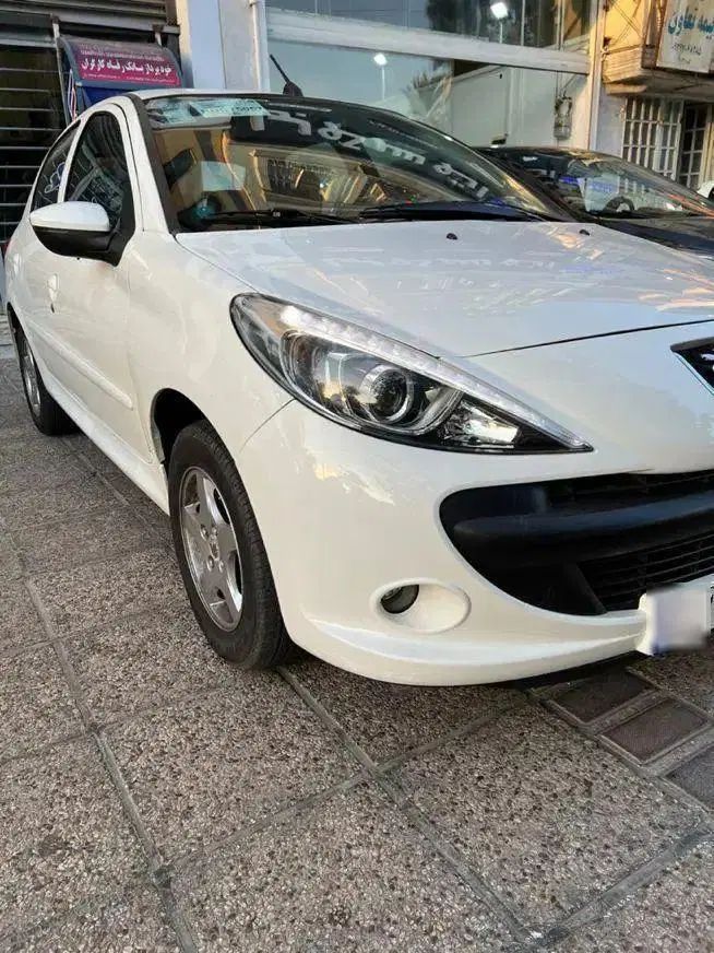 پژو۲۰۷ اتومات مدل۴۰۳ در شیراز