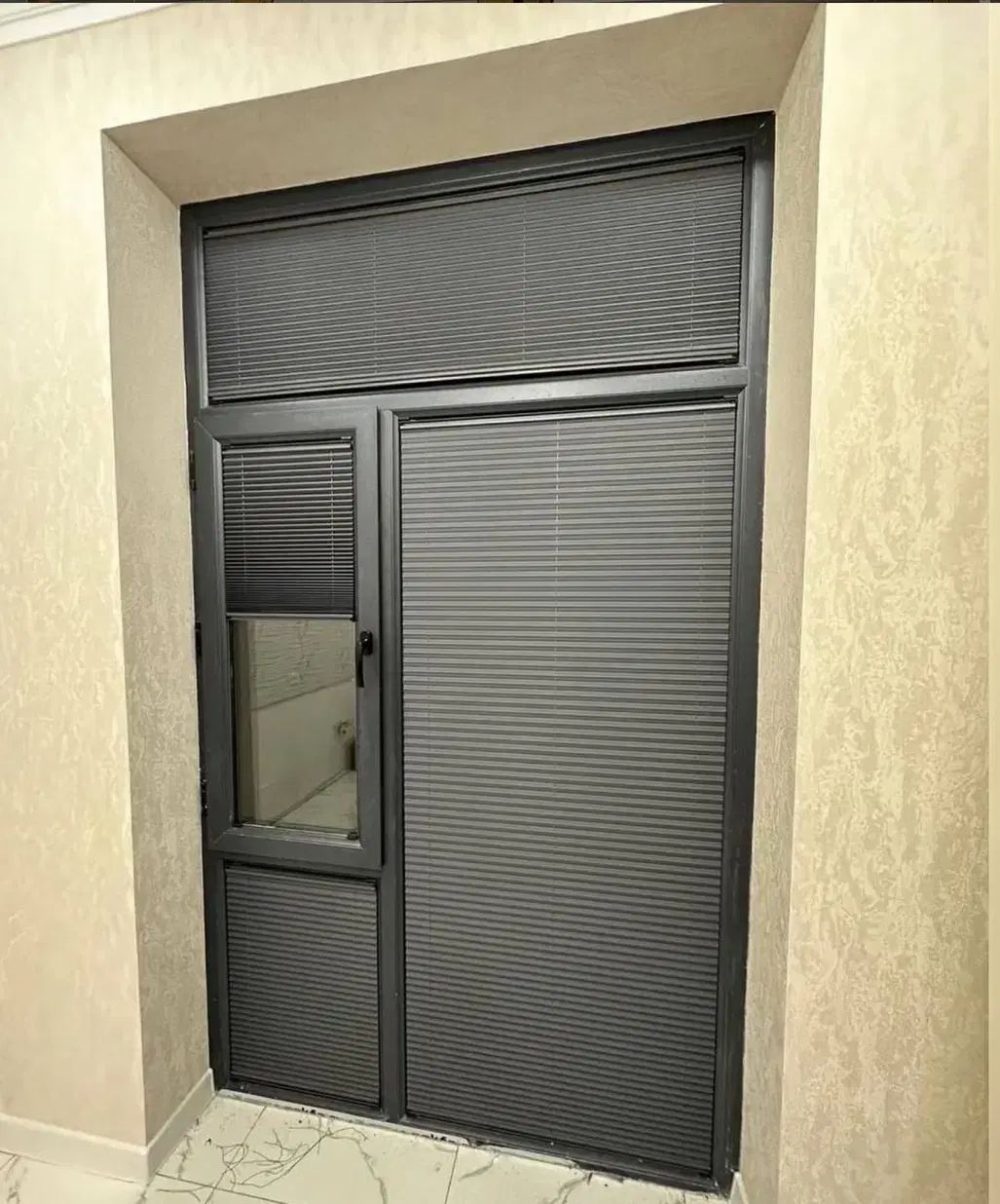 پرده Dk ( ور تیکال ) و پلیسه پشت دری