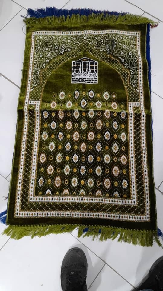 سجاده و جانماز مخمل تک نفره قالیچه ایی